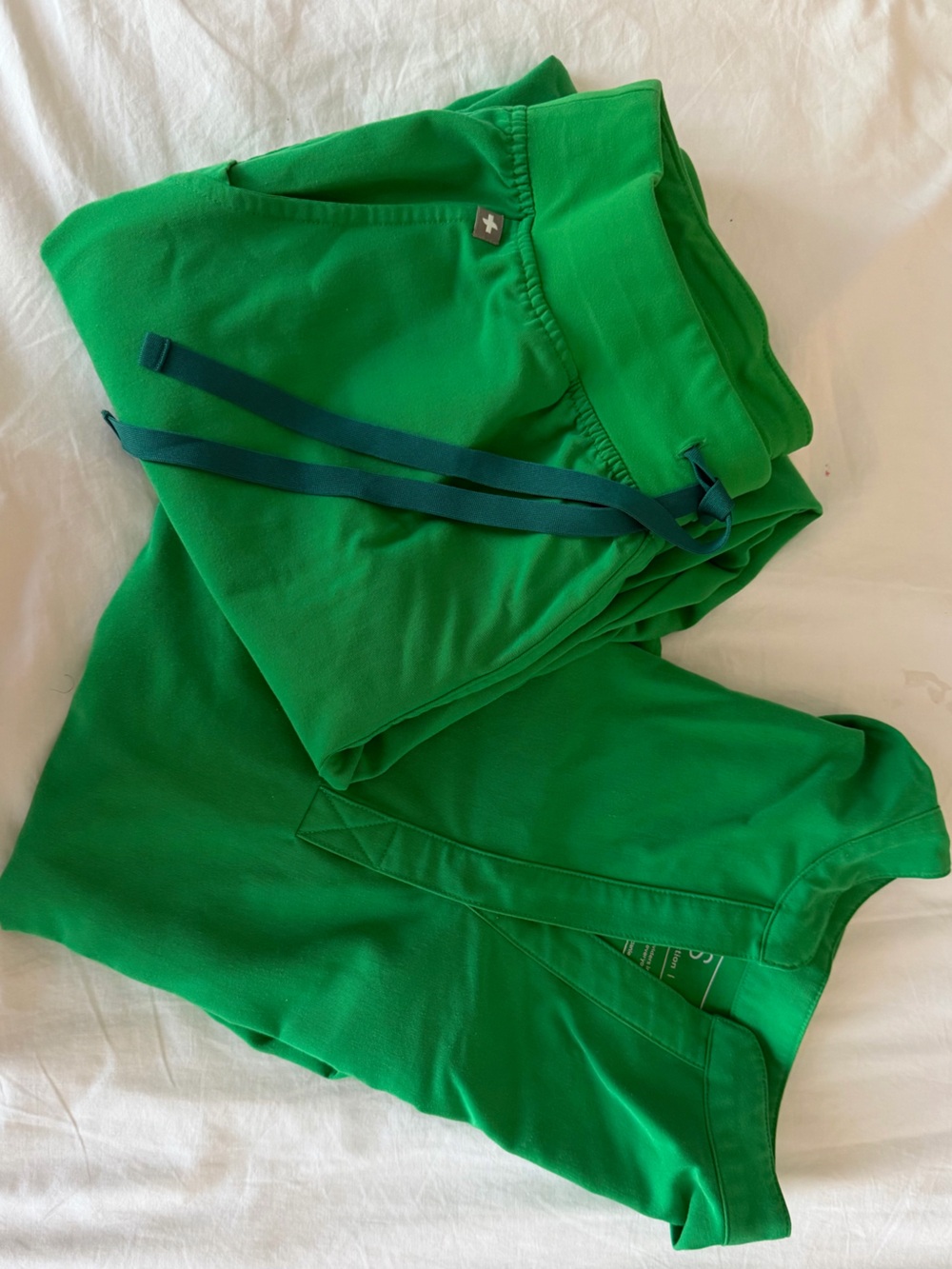 Figs Women’s Evergreen High Waisted Scrub Set